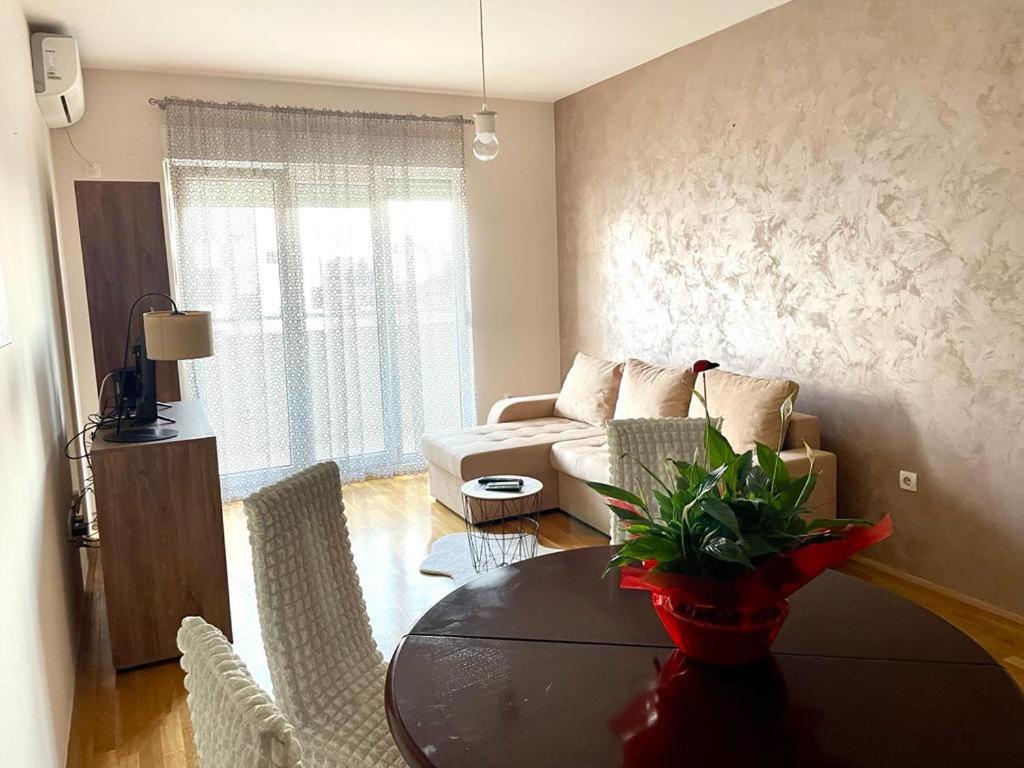 Naki Apartman Διαμέρισμα Ποντγορίτσα Εξωτερικό φωτογραφία